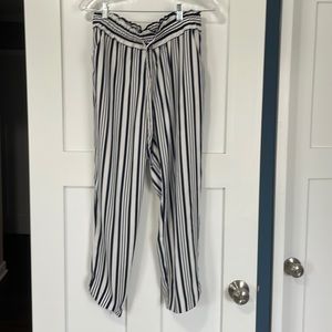 Zara cropped ankle pants.